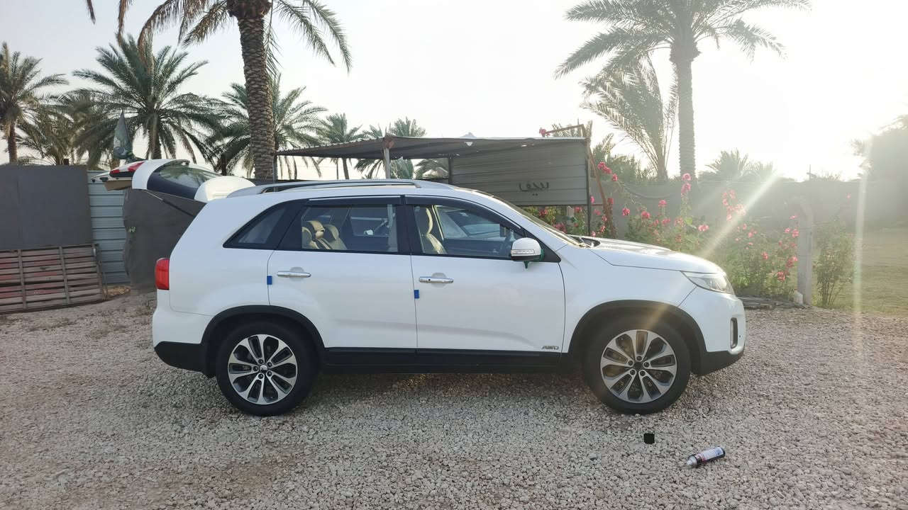 السلام عليكم
للبيع سورنتو خليجي كويتي موديل 14
كفالة بيه بس بارد 
السعر 170 وبيه مجال 
***********
