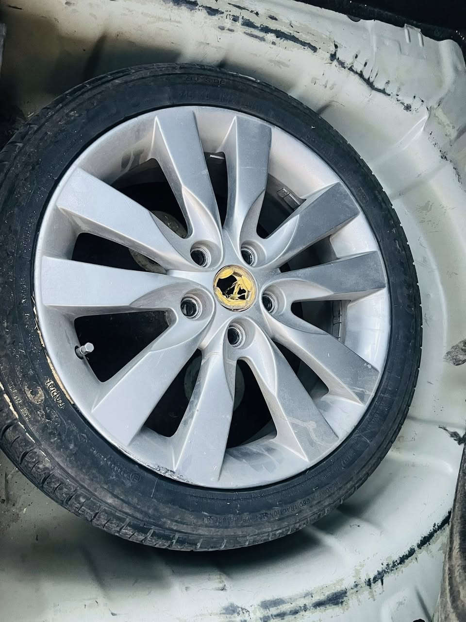 السلام عليكم سيراتو خليجي مديل 2012رقم سلمانيه مميز تريد تحويل تريد وكاله ماشيه 139حقيقي  كير مكينه حداده كفاله دواخل ماروني مكاني بصره رقم الهاتف *********** السعر 108
