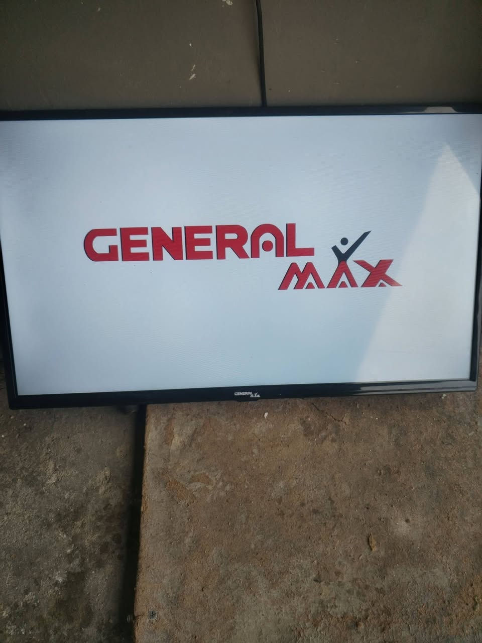 للبيع تلفزيون. حجم 32 شغال شرط اي عيب مابي ماواصل تصليح بسعر 75 انترنيت. /***********
