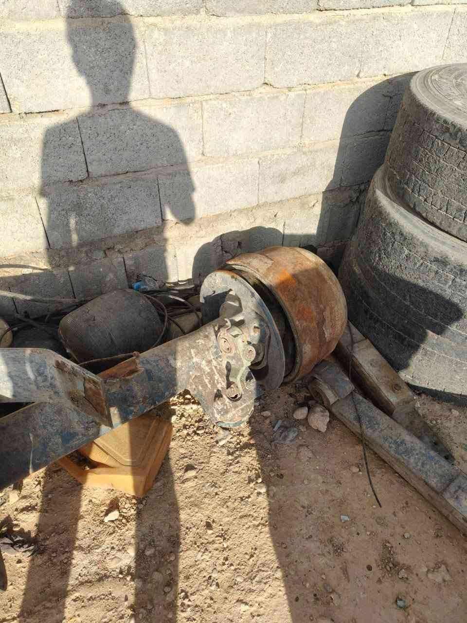 سلام عليكم دنكير لبيع معه جوبلسات ورفاعه كامل تك تاير معه قفايص مكان النبار القائم سعر 6$ ***********

