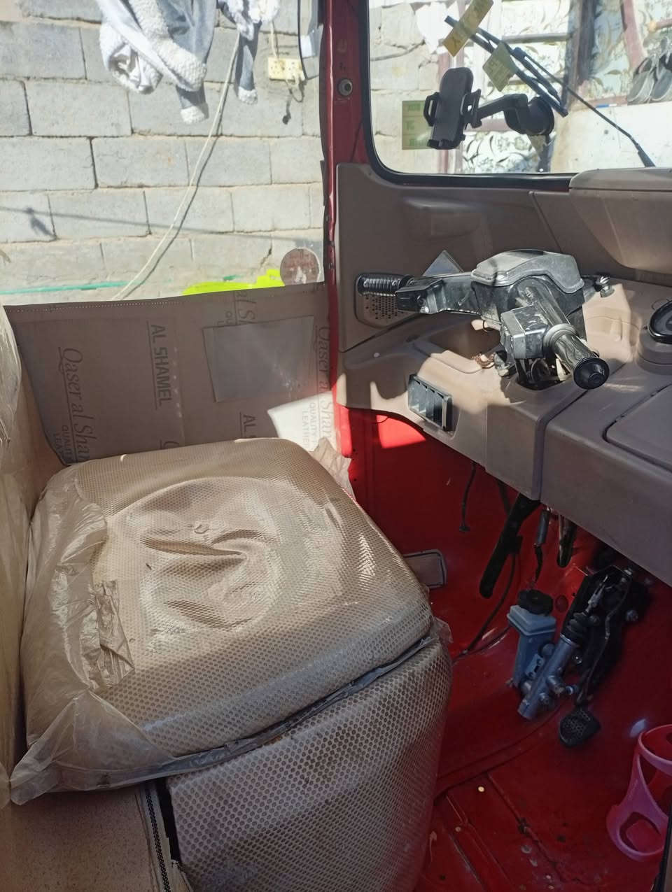 السلام عليكم تكتك للبيع موديل واحد وعشرين نظيفه فول رقم انكليزي بعقوبه السعر7و400وبيهه مجال المفرق الاتصال على الرقم ***********
