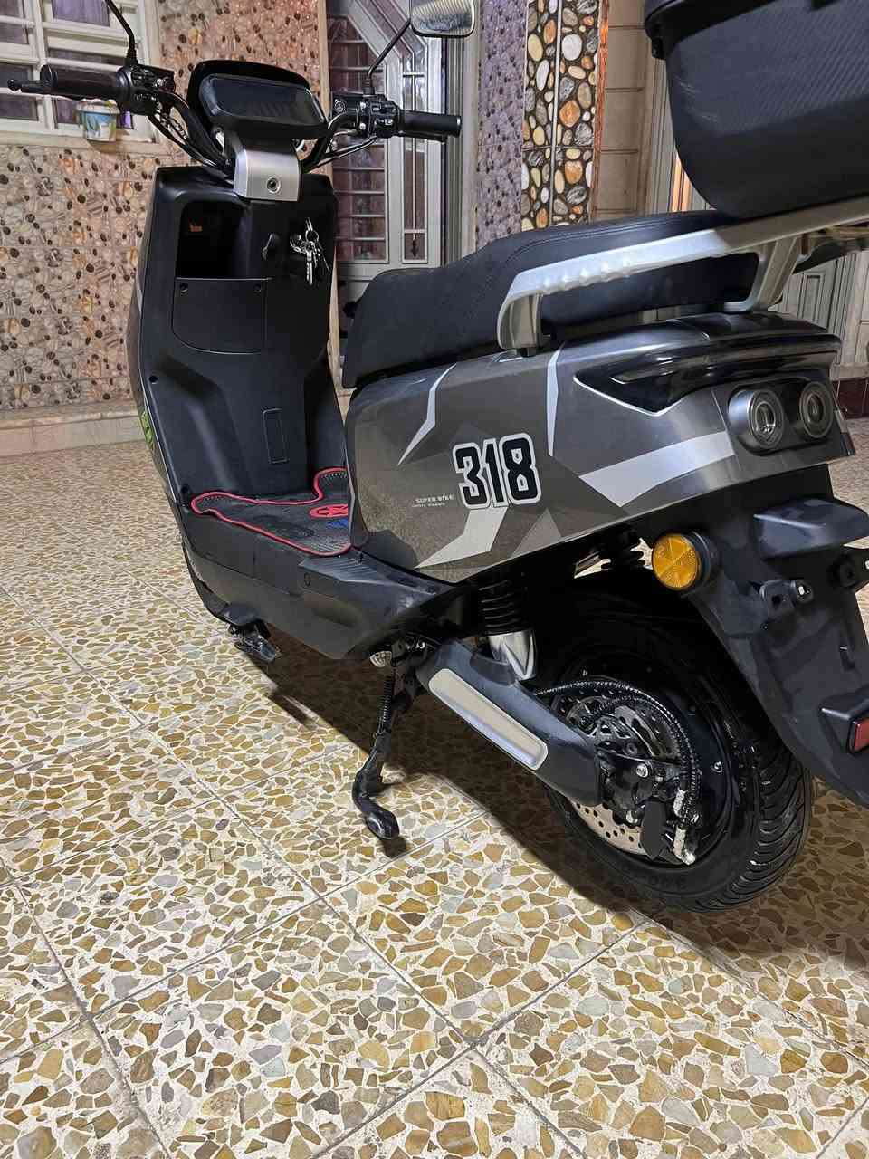 ماطور شحن للبيع 318
المواصفات معروفه

6 باتريات دبل 

السرعه 99 حقيقي من 60 إلى 70 كيلو 

نظام بك R 

بريكات دسك هيدروليك امامي او خلفي

4 نمر

الشحنه الوحده اتمشيك اكثر من 40 كليو يلا 50كيلو 

الماطور ماشي 1500

السعر 600وبي مجال 

المكان موصل ايسر حي القدس 

للاستفسار الاتصال *********** اومراسله واتساب
