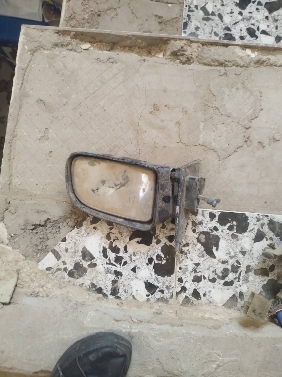 اخوان سلام ع@ليكم غراض تفصيخ النتره دمعه قديم لبيع للاستفسار رقمي***********
