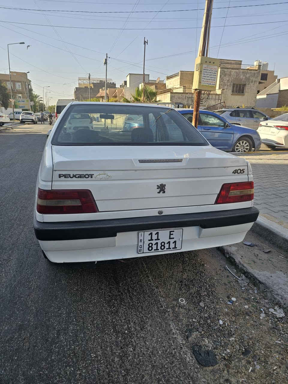 السلام عليكم
بيجو لميس  موديل ٢٠١٢. 

كشر نضيف. مكينة شادهة جديدة  كيرهة خير من الله  تبريدهة ثلج  مشط ستيرن جديد صدر جديد كلج وعينة جديد ايساكو ،  ادامة للحدادية الخلفية مسوي كامل  شادلهة شاشة  ، راديتر ٣ سراوات يعني انسة حماوة   منضومة زنون  السيارة معمرة هلالات وبيهة طختين موضح بالصورة  للعلم الطخات بسيطة    

السيارة محتاجة بور ستيرن  لان بي ضعف ورة ما شديت المشط طلع بي ضعف 

السيارة رقمهة بغداد دولي  مكانهة بغداد الشعب واني صاحب السيارة سنويتهة لل٢٧ وما عليهة اي غرامة  

رايدهة ب ٤٣ وتجي تفحص وتدلل 
 ***********
