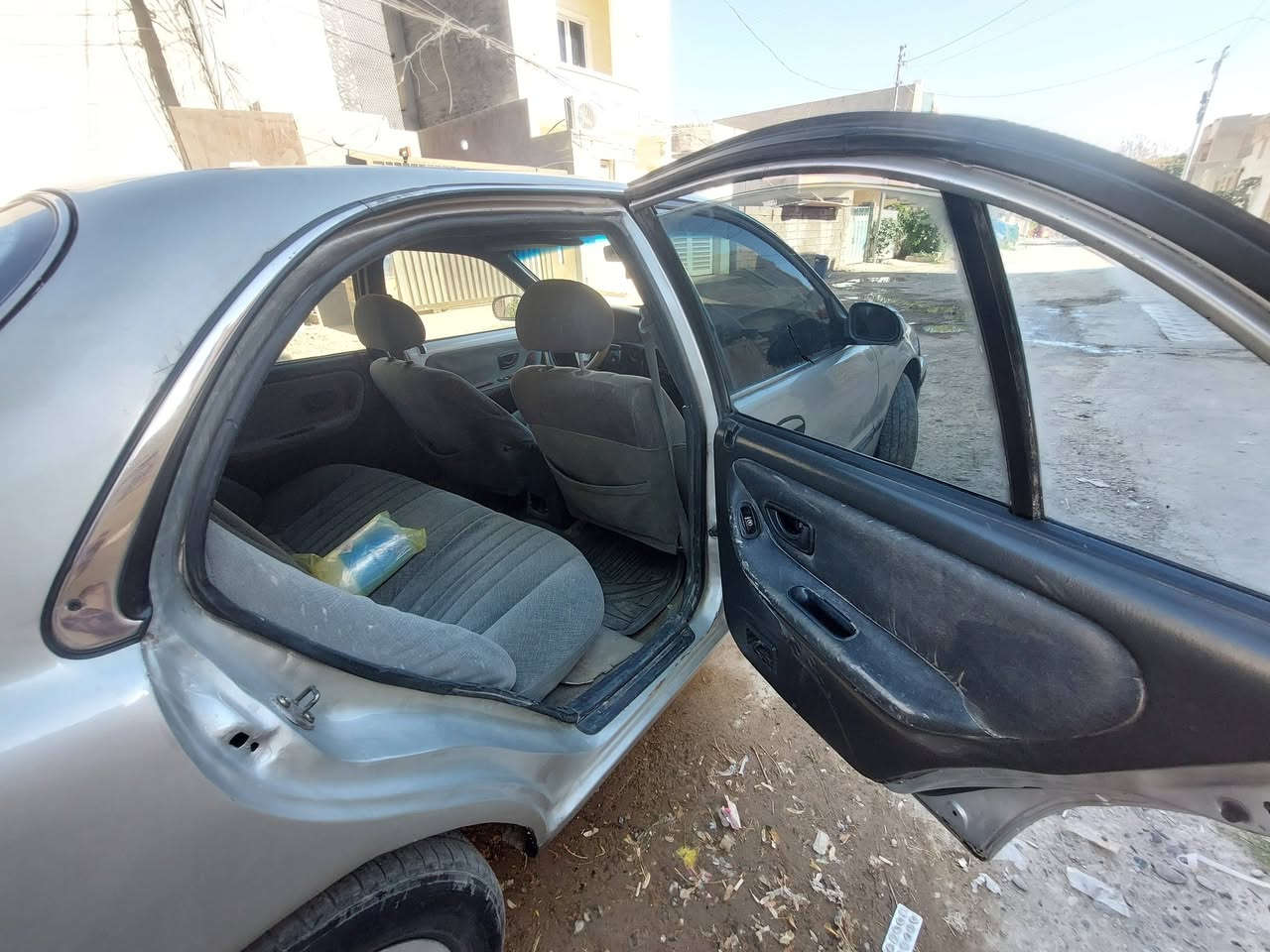 سلام عليكم للبيع سوناتا تو موديل 93 كير اوتوماتيك محرك مفتوح كير محرك شرط تبريد ثلج ❄️صدر جديد داخلها جديد صبغ عام جماليه مشروع وطني سنويه 27 مسجل شاشه تشغيل عن بعد كهربايات كلها شغاله مكاني تكريت السعر 35 وبيها مجال بصيط ***********
