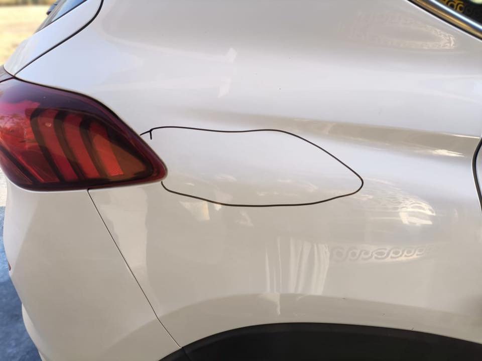 سلام عليكم عندي توسان موديل ٢١ مكفوله سيارة من صبغ يوجد بارد موضح بصوره  اريد مراوس مع سورنتو وهذا رقمي ***********
