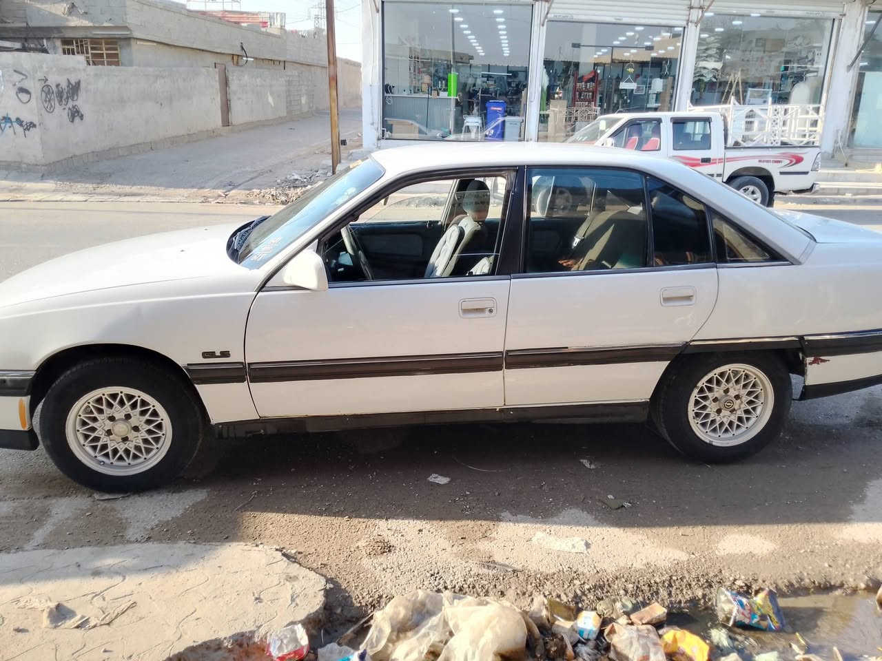 أوبل اوميكا بدون صبغ كير محرك صدر كهربائيات كله بل شرط كاردن باتري سلف كله جديد سنويه هزه براد جديد بسمي شرط التحويل والوكالة رقم تليفون ***********مامتواجد عل فيس
