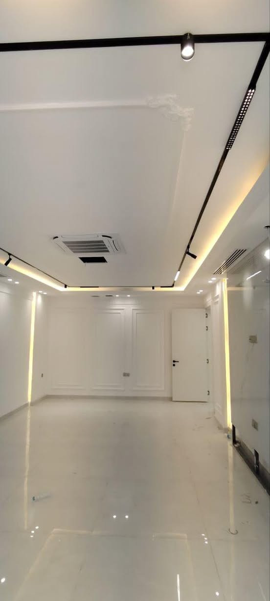 كهربائي وديكورات مغربي ✅

🔌 كهرباء آمنة واحترافية  
تركيب وصيانة بأعلى جودة… شغل مضمون وخالي من الأخطاء.

🏠 ديكورات مغربية فاخرة  
لمسة أصيلة تجمع بين التراث والجمال العصري… خلي بيتك يحچي عن ذوقك الراقي.

🪵 جبسن بورد حديث  
تصاميم إبداعية، أسقف معلقة وجدران أنيقة… نرتبلك المكان وكأنه لوحة فنية.

📞 للتواصل: [***********]  
✅ سرعة بالإنجاز  
✅ أسعار مناسبة  
✅ جودة تضمن راحة بالك
