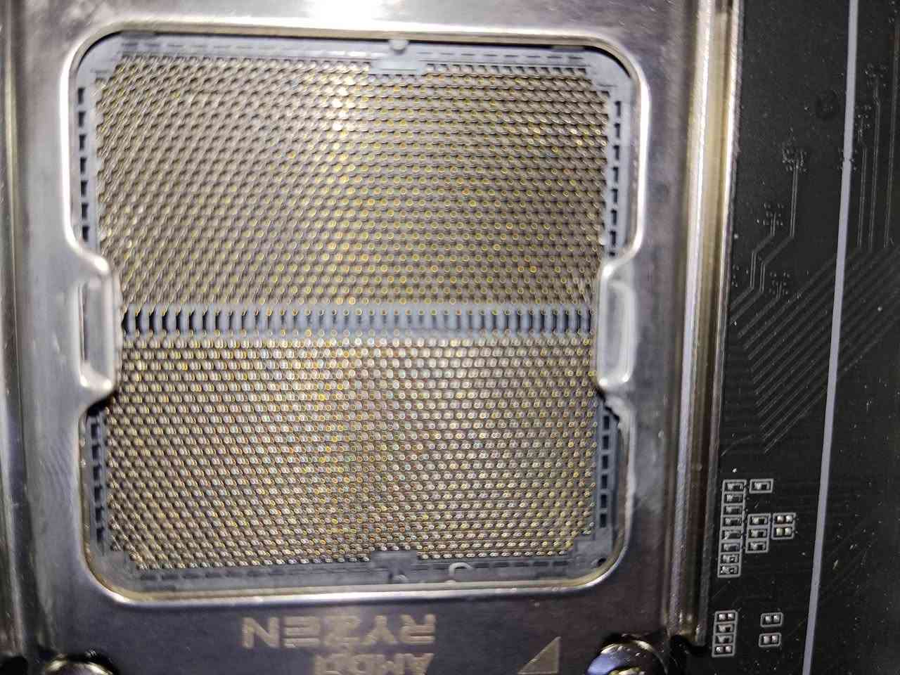 Gigabyte B650M Aorus Elite AX
+كيس جديد + 4 فانات السعر 280 الف
*********** واتساب او اتصال واكتبلي تعليق اطبلك خاص
