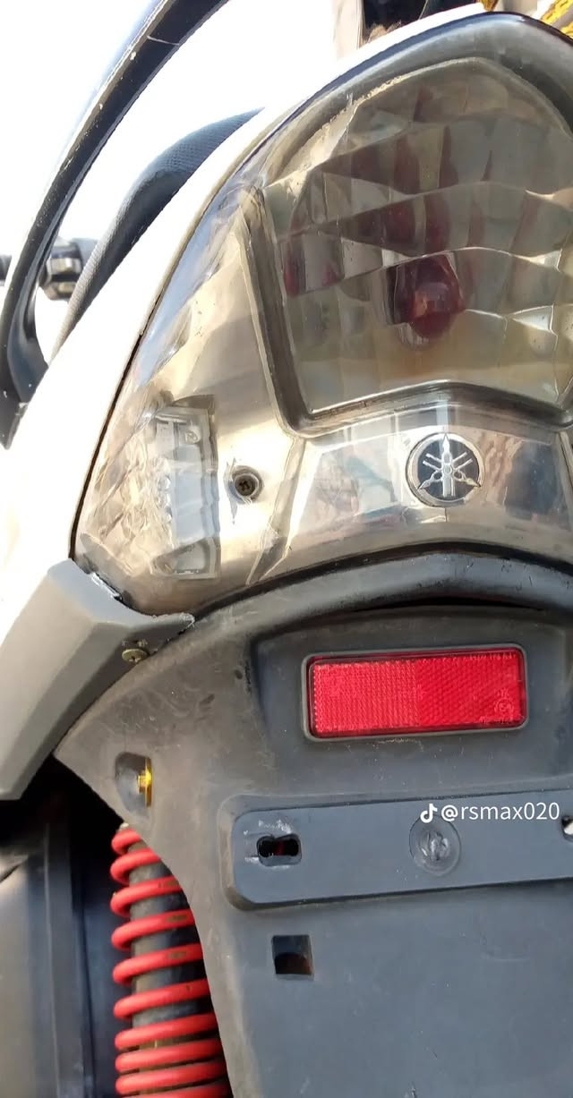 البيع 2003مكفوله كفاله عامه سعر 300بيع مستعجل مامتواجدع الخا ‭0783 292 6622‬/''\‭0783 157 7581‬
