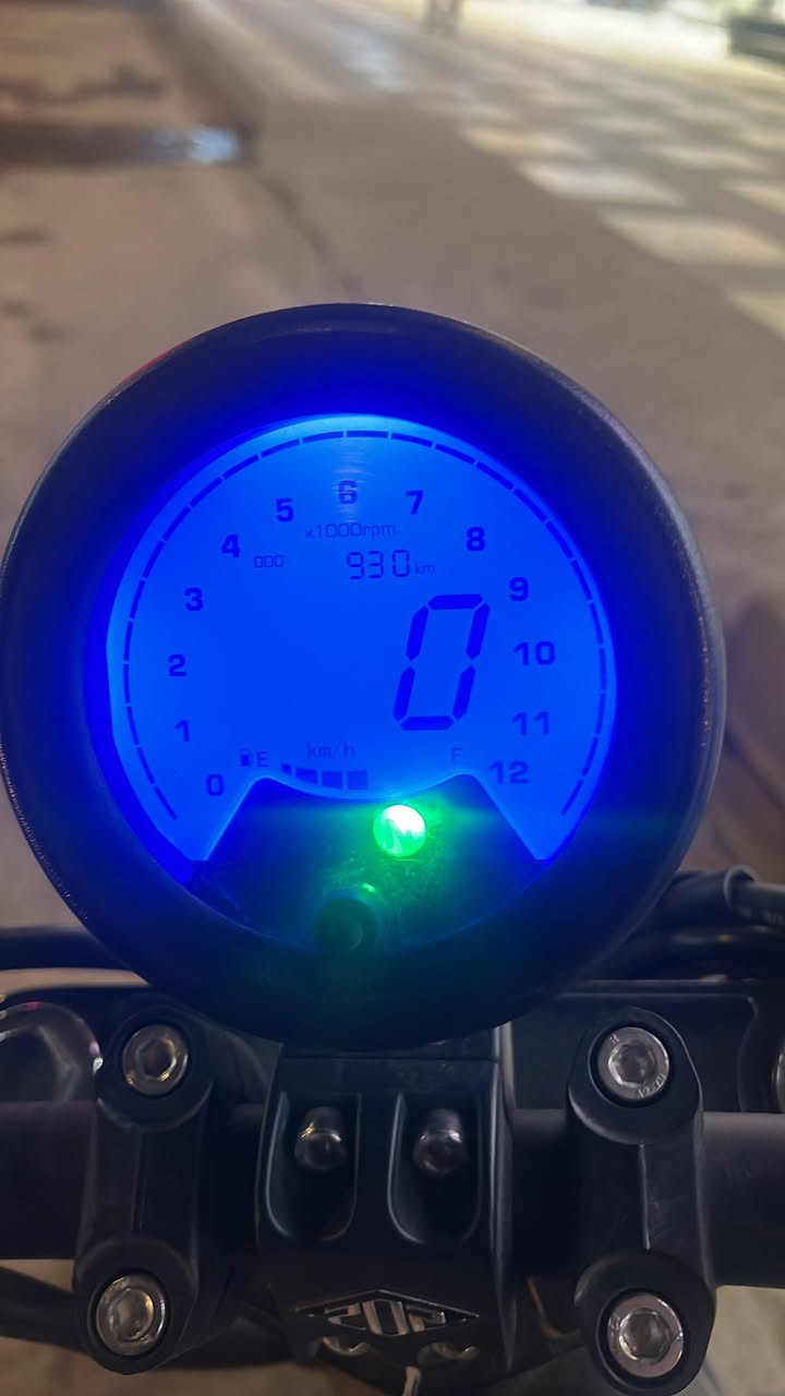 دراجه KY محرك 200ccالدراجه مرقمه ومصارلها شهرين بعدها جديده ومطابه 1000km الدراجه معروضه بـ23ورقه وبيها مجال المكان بغداد للاستفسار هاذه رقم : ***********
