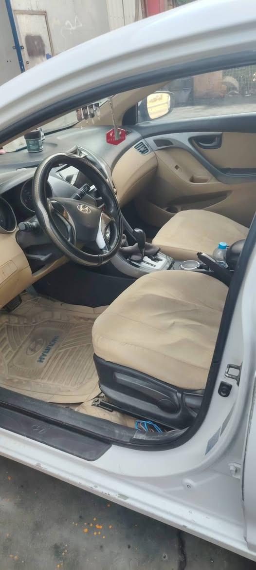 سلام عليكم النترا للبيع 2012  خليجي مكينه 1800 مكفوله من التبديل والصبغ بسمي الاتصال ***********
