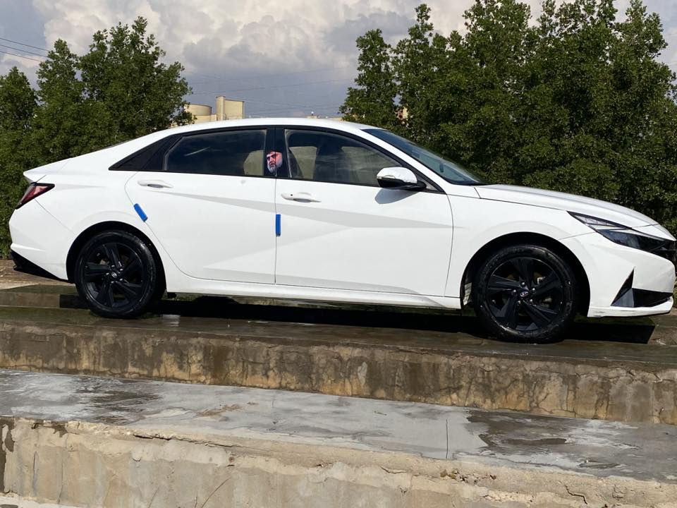 سلام عليكم النترا أفانتي موديل ٢٠٢١ بيها ٣ قطع رش من الخارج السونار مرفق مع الصور رقم ميسان محرك ١٦٠٠ تيربو المرغوب محركها فول السياره جديده كلش فول مواصفات عدا التنته السعر ١٤٥ وبيها مجال الاتصال ***********
