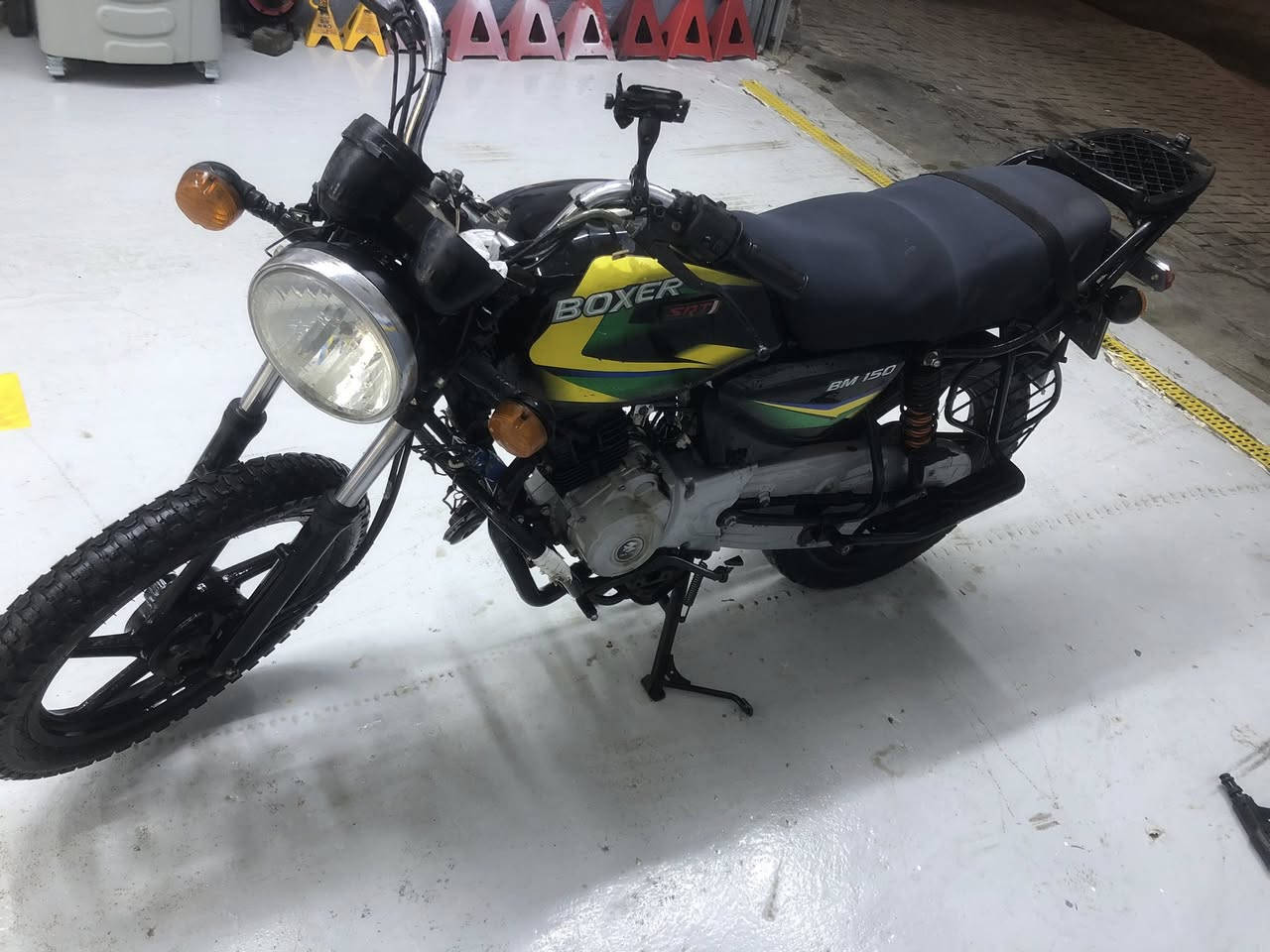 سلام عليكم بوكسر للبيع موديل 2019 مرقم الجديد بيه نواقص بسيطه ستيرن بي عواج مكينه ناعمه مامفتوحه تحويل ثاني يوم سعره 1750 وبيه مجال قليل عنوان بغداد نفق الشرطه


**إذا كنت صاحب هذا الإعلان وتريد حذفه لأي سبب، رجاءا أرسل رسالة إلى الدعم الفني**