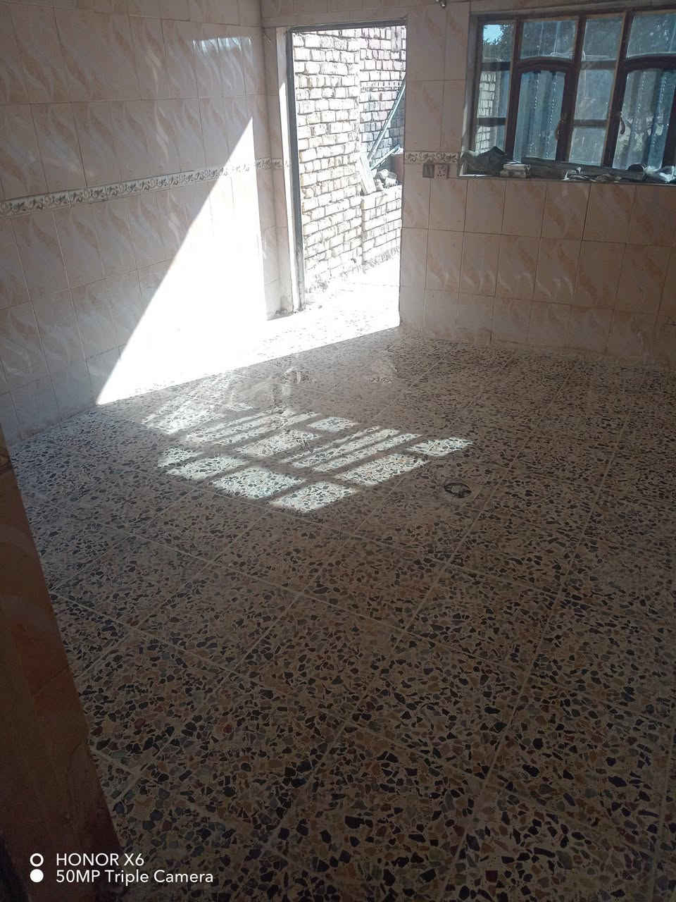 سلام عليكم خلفه تطبيك كاشي بورسلين هاذي رقمي *********** *********** وتساب متفرغ *********** شتغل على يومي على المتر مكاني سبع البور البصام
