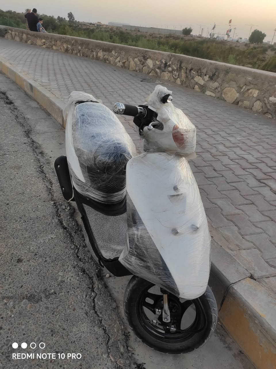 دراجه ساسوكي (رياضي)
دراجه جديد وكيل مامفتوحه مكفوله من كلشي حته من شخط مابيه دراجه ( نكره ) شغاله عل ( 24 ساعه )  مرتبه ونضيفه حيل معدله عل شكل الخارجي فقط منضومه زنون مغلفه  و مغلف حوافيه  يدات ماكس استان ماكس 

عنواني ميسان ( المجر الكبير )  ( 100 دار )
التواصل واتساب او اتصال ( *********** )
