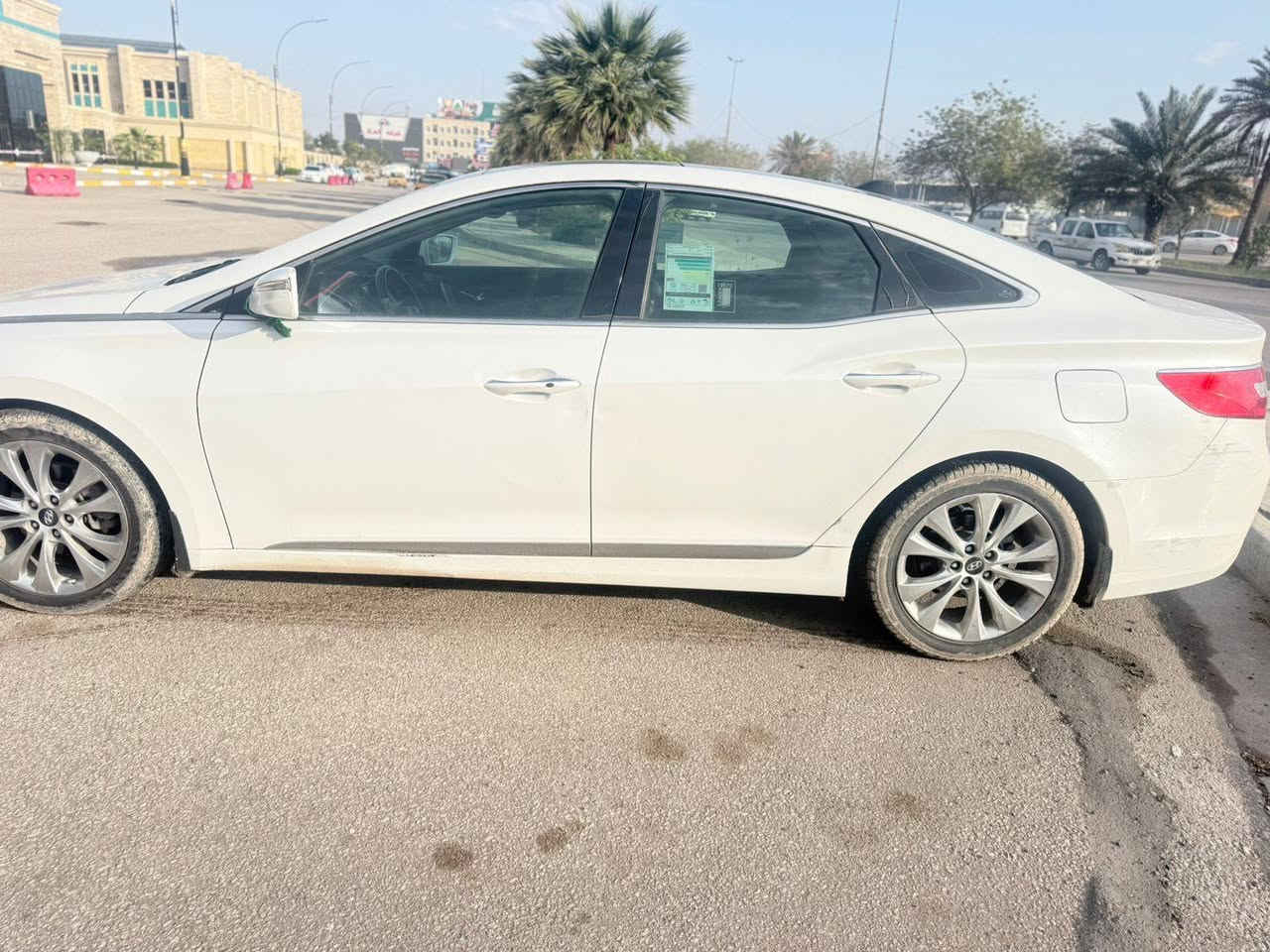 السلام عليكم ازيرا ١٣ خليجي محرك ٦ سلندر ٣٠٠٠ فول مواصفات تحكمات ستيرن بنوراما كامرا حساسات كشن كهرباء وباقي المواصفات بيها قطع صبغ  بدون حادث رقم بغداد الدولي السعر ١٢٥ مكان كربلاء للتواصل واتساب ***********
