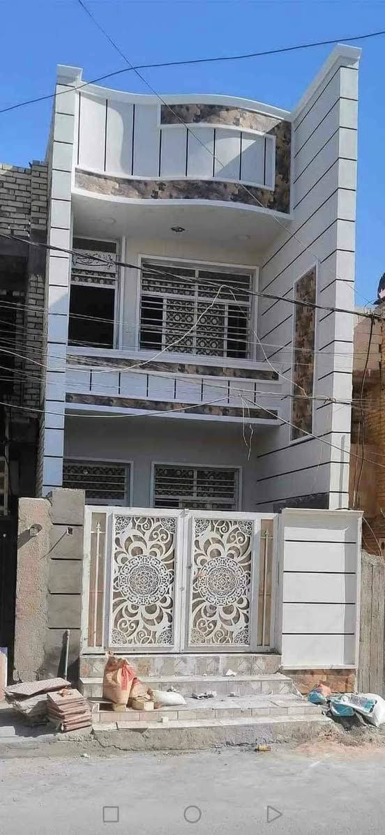 السلام عليكم 
‏كادر مختص بجميع انواع العمل 
‏ترميم منازل
‏مقاولات عامه 
‏وديكورات عامه خارجية وداخلية
‏
‏الاستفسار عل هذا الرقم *********** بغداد فقط 
‏
