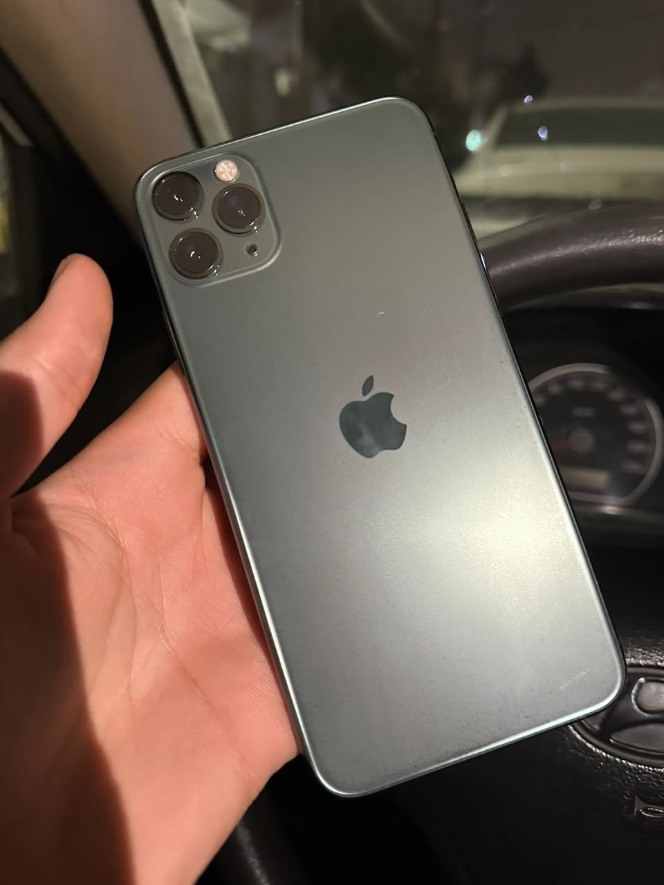 السلام عليكم
ايفون 11برو ماكس 
ذاكرة512اعلى شي
بطارية76
مفطوره الشاشه بس مماثر ابد
ومبدل بطارية اصليه وكالة شرط
مكاني بغداد الكاظمية -الدولعي
***********
