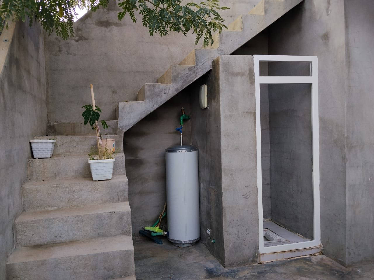 هات هات نایاب و جوان ✅✅✅

سلام علیکم
#خانووی_مۆدێرن بۆ فرۆشتن ⛪💒
ناونیشان 📍 ناحیەی ڕزگاری (سموود)

◼️ گەڕەکی سەنگاوییەکان 🌃بەرامبەر مزگەوت حاجی عمری گێژە✅ 
◼️ ڕووبەری 6 بە 20 = 120 مەترە 📏📐
◼️ کامل ژوورەکانی کاشییە ئەرزی سەبە 
◼️ پشت مال حسین مەنسور 

🔴 ژوورەکانی ئەم خانووە پێکهاتووە لە ⬇️

🔶 میوان 🪑🚪
🔶 مطبخ ☕🍽️
🔶 مساعد مطبخ ☕🫖
🔶 هۆڵێک 🖼️🌄
🔶 دوو نوستن 🛋️🛏️
🔶 ڕۆشنایی 🪟
🔶 مشتەمەلات 🛁🚿

بۆ زانینی نرخ 💵 تەنها خاڵێک لە کۆمێنت دانێ ڕاستەوخۆ بە نامە نرخەکەیت پێ دەگات یان پەیوەندی بکەن بەم ژمارانەوە 📲📞📳

***********📞✅
***********📞✅

دەتوانن سەردانی
#نوسینگەی_محمد_یاوەر_محمد بکەن 

ناونیشانی نوسینگە ◀️ ڕزگاری جادەی نێو بازاڕ 🛣️
🔴 سەرووی شارەوانی سموود. 🌆🏣
🔴 تەنیشت شیرینی خانەی زانا🍹🏢

ئێوەی بەڕێزیش هەر موڵکێکتان هەبوو بۆ فرۆشتن یان ویستان بیکڕن دەتوانن ڕەسم و زانیارییەکانتان بنێرن بۆ ژمارە ڤایبەری 📳✅ ***********
