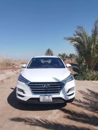 توسان  2019 خليجي رقم بغداد ماشيه 98 مكفوله عامه صبغ وتبديل وكير ومحرك...