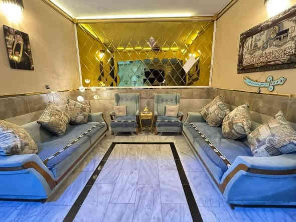 بيت للبيع ١٤٥ متر واجهه ٧ وربع ونزال ٢٠ طابقين بناء ٢٠٢١
كراج سيارة مدخلين صاله ومطبخ وهول وحمام وغرفه ومنور 
طابق ثاني غرفتين وحمام وبلكونه وبيتونه وسطح 
خدمات ماء كهرباء مجاري تبليط 
الموقع الغزالية شارع المشجر مربع المسيح 
للاستفسار مكتب الطائي للعقار *********** شارع المشجر
