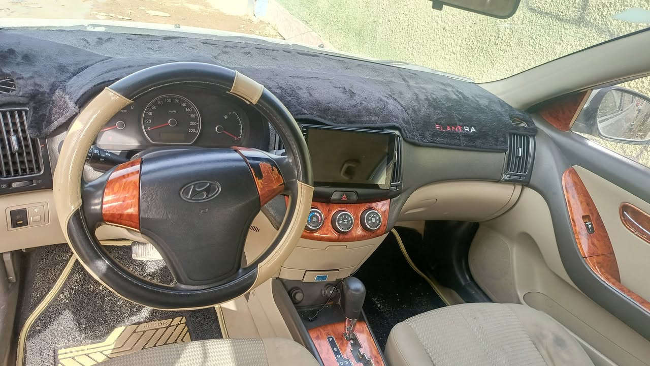 سلام عليكم النترا موديل 10محرم 1600كير محرك مكفول بيها اربع قطع رش وحده تبديل سياره جاهزه وحلوه ***********
