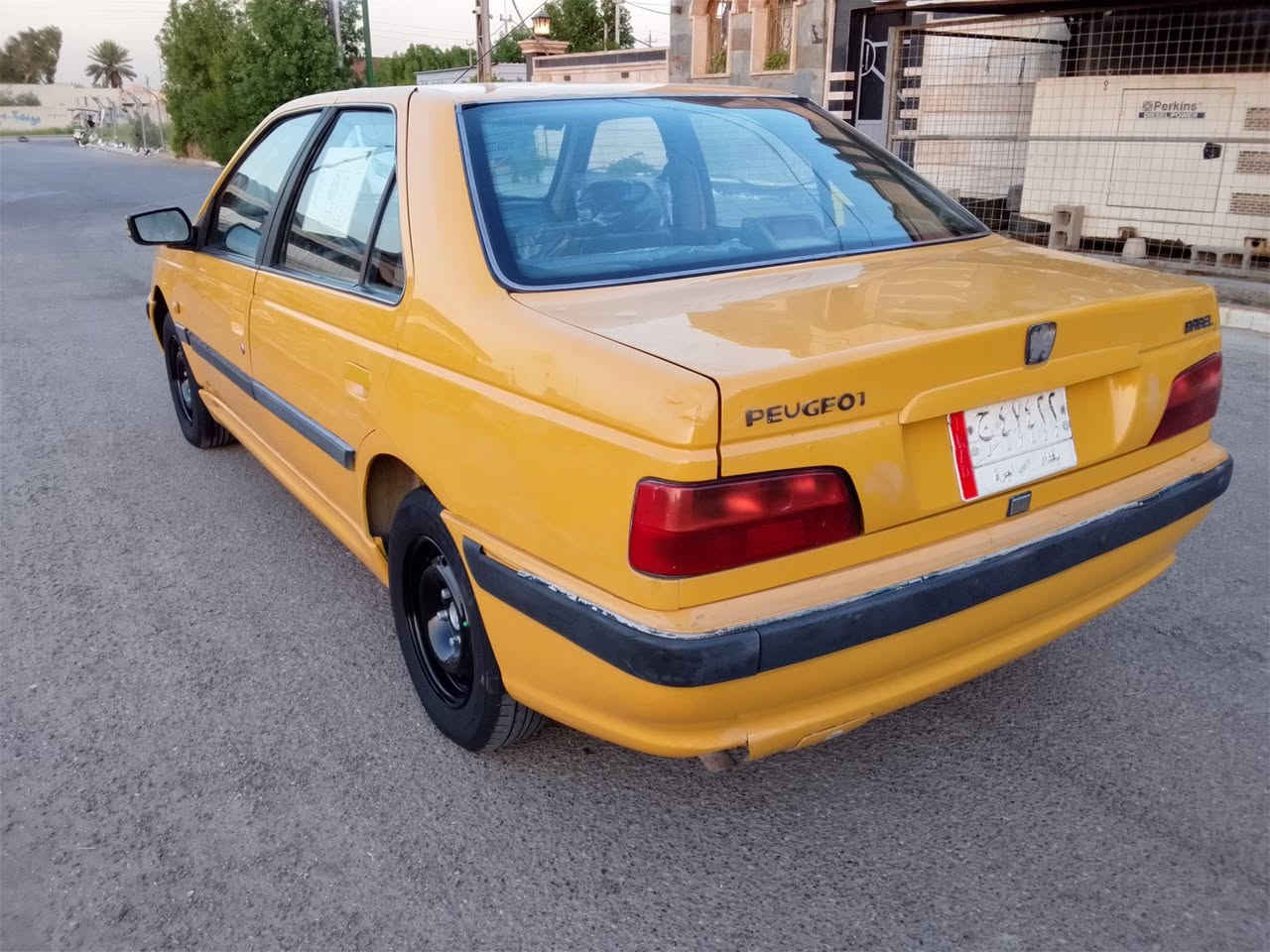 سلام عليكم بيجو بارص للبيع موديل ٢٠١٥ سياره جديده 
كير مكينه تبريد تدفئه صدر مكفولات صبغ بس بنيد
باقي مكفول هيئة غرامات مصفره مكاني بغداد البياع 
السعر ٤٣ وبيه مجال رقم هاتف ***********
