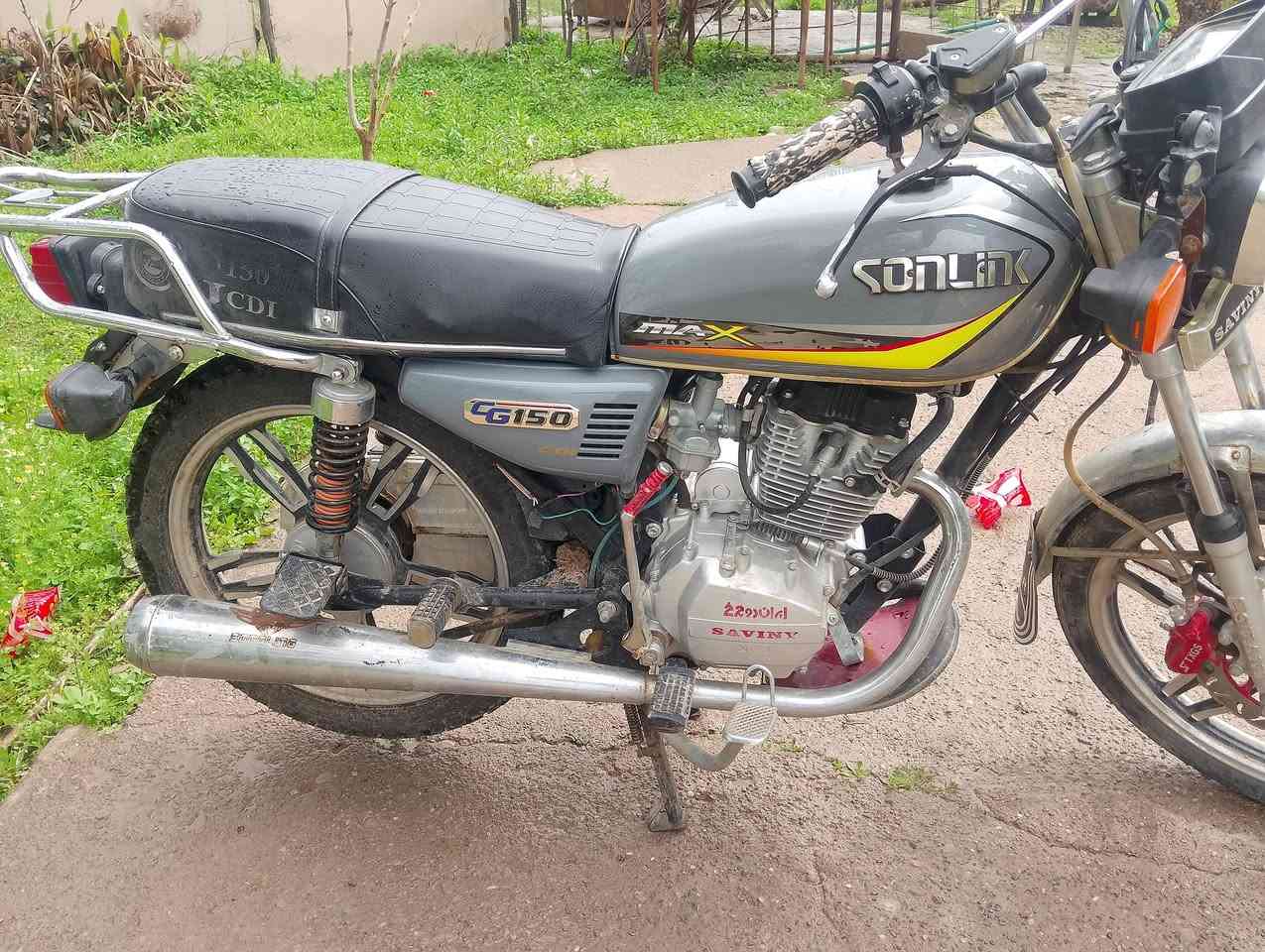 ماطور سيفان موديل 23 وضع شركه شرط مامطخوخ صبانه وبي منفيس اللبيع ويرهم مراوس حسب القناعه السعر 600وبي مجال قليل ***********
