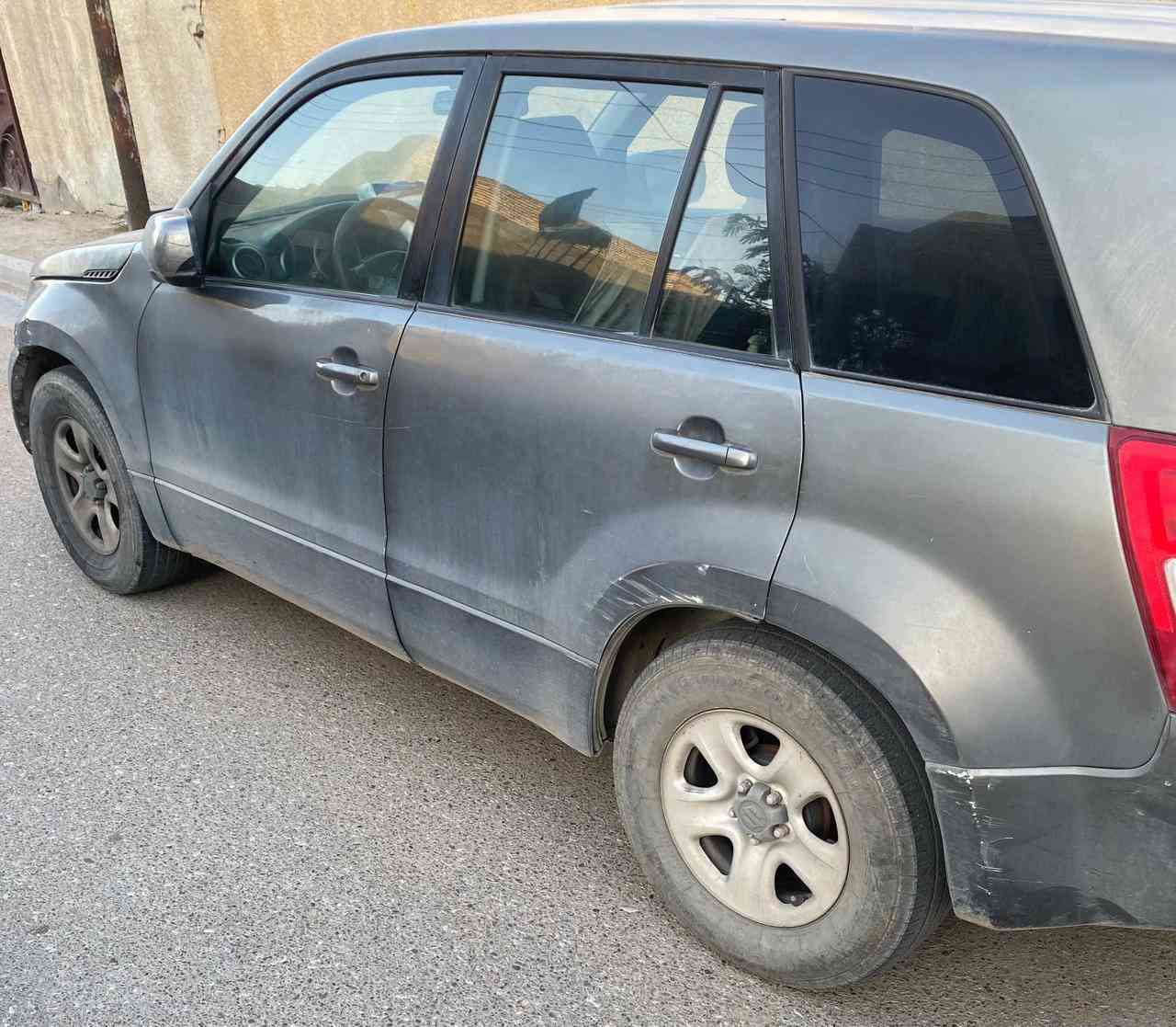 سلام عليكم من رخصت المدير والادمن سازوكي كراند فيتارة للبيع  بسعر مناسب تعال افحص وسهلة  سيارة بيهة نواقص  يرادلهة ترتيب مكاني بغداد موديل 2009 بيهة قطعة وحدة سيارة وارد امريكي وبيهة طخات  بصيطة   وسيارة مصبوغة عام  نقصهة تبريد وبور استين وماطور ماسحة  حدادية زينة  سيارة شغالة ومكينة مرتبة  مفتوح سابقا بس سيارة قوية   وكيرهة مرتب  مابي شي تاخذ شغال من يمي للعلم تجي تفحص سيارة ابيعلك هل موجود  يعني كوم حديد تطلع من يمي بعد مارجع السيارة عاجبتك اذا ماعجبتك اعبر المنشور  ماشية 163 كيلو متر   متواجد على الفيس الي يحب يستفسر اني خادم والي معجبة سيارة ليتعبني واتعبة رحمة لموتاكم مكاني بغداد سنوية 2028 تنتهي رقم بغداد مكاني حي جهاد وهاذ رقمي  *********** الي يحب يستفسر وبل خدمة  سعر السيارة 60 ورقة وبيها مجال حك جيتك
