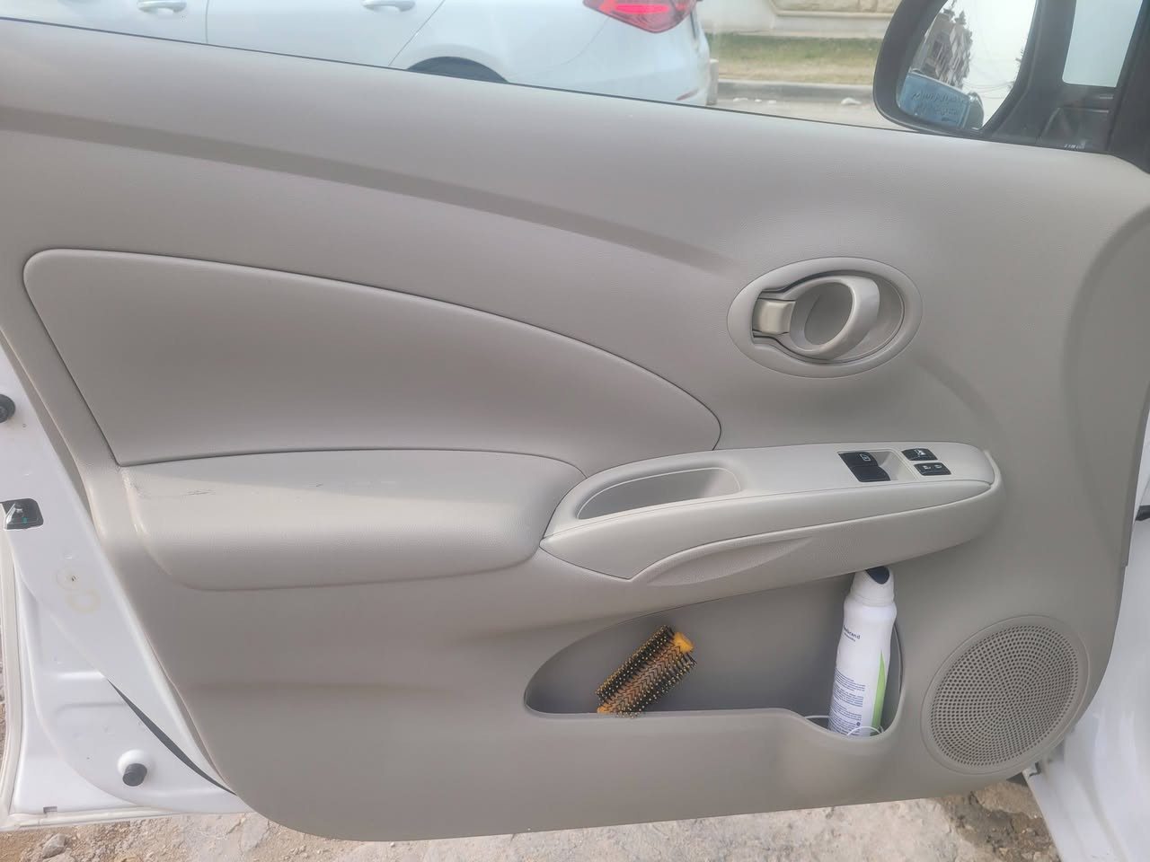 السلام عليكم سني هندي بليتة زركة موديل ٢١ رقم اربيل بسمي شرط التحويل  مكفولة من الضربة والصبغ بس باب عكس السايق يرادلة بارد شي خفيف مابين السيارة حلوة واحلى من الصور ان شاء الله اي نقص مابيها واسف عل الاطالة استفسار *********** مكاني المنصور وت ساب موجود
