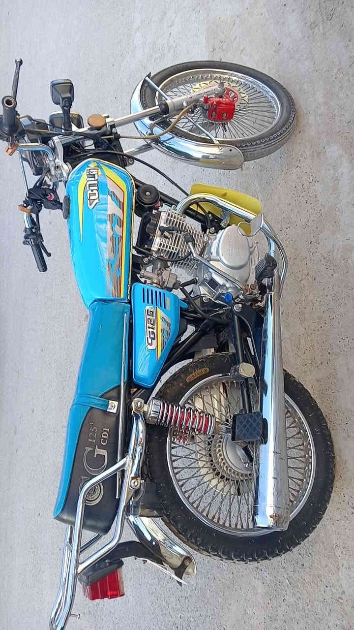 سلام عليكم دراجه للبيع موديل 2023 يرنيه لمكان بغداد لكماليه شارع لمصرف ***********
