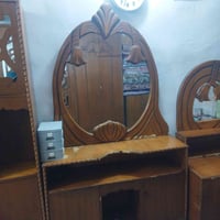 غرفه اخشاب مستعمله للبيع السعر 650الرقم 07702579802