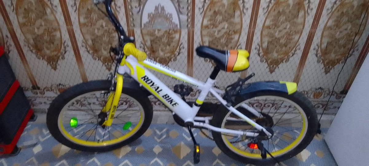 بايسكل وسط جديد مستخدم كلش قليل اشتريته بس طلع كبيرعلى ابني السعر ٧٥وبيه مجال بغدادالشعب


**إذا كنت صاحب هذا الإعلان وتريد حذفه لأي سبب، رجاءا أرسل رسالة إلى الدعم الفني**