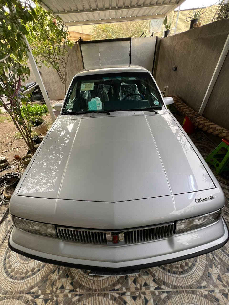 سلام عليكم
سياره اولدز موبيل للبيع 
موديل 1990
السياره صبغ عام جماليه مكفوله من ضربه 
كبات الشركه ما مفتوحه بل كارتون بعدها بعلامه الشركه
مع صندوك الشركه الاخضر للمواد الاحتياطيه بعلامه الشركه

السياره جاهزه مجهزه 
مكينه  و كير مكفول 
كهربائيات
تبريد تدفئه فول 
داخل السياره كله نضيف 

رقم بغداد مشروع وطني
تحويل مباشر 

 السعر 87 ورقه

‏‪***********‬‏
