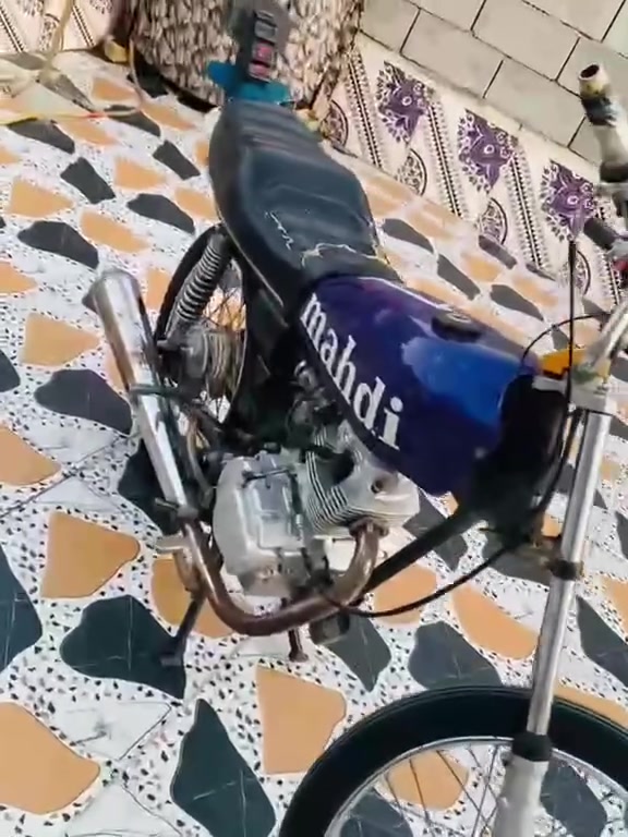 سلام عليكم دراجه نامه للبيع مكاني بلكحلاء مكينه مكفوله عوزه بس دبلات كدام ‏‪***********‬‏
