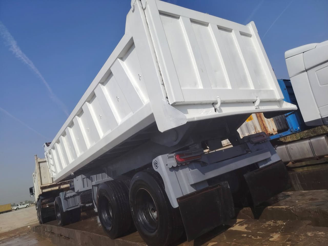 نساف او مقطوره للبيع طو سبع و ٤٠ ذرعه ٢٤ جاهزه تيرات تعبانه سعر ١٢٥ مكاني الصويره
***********
             ***********
