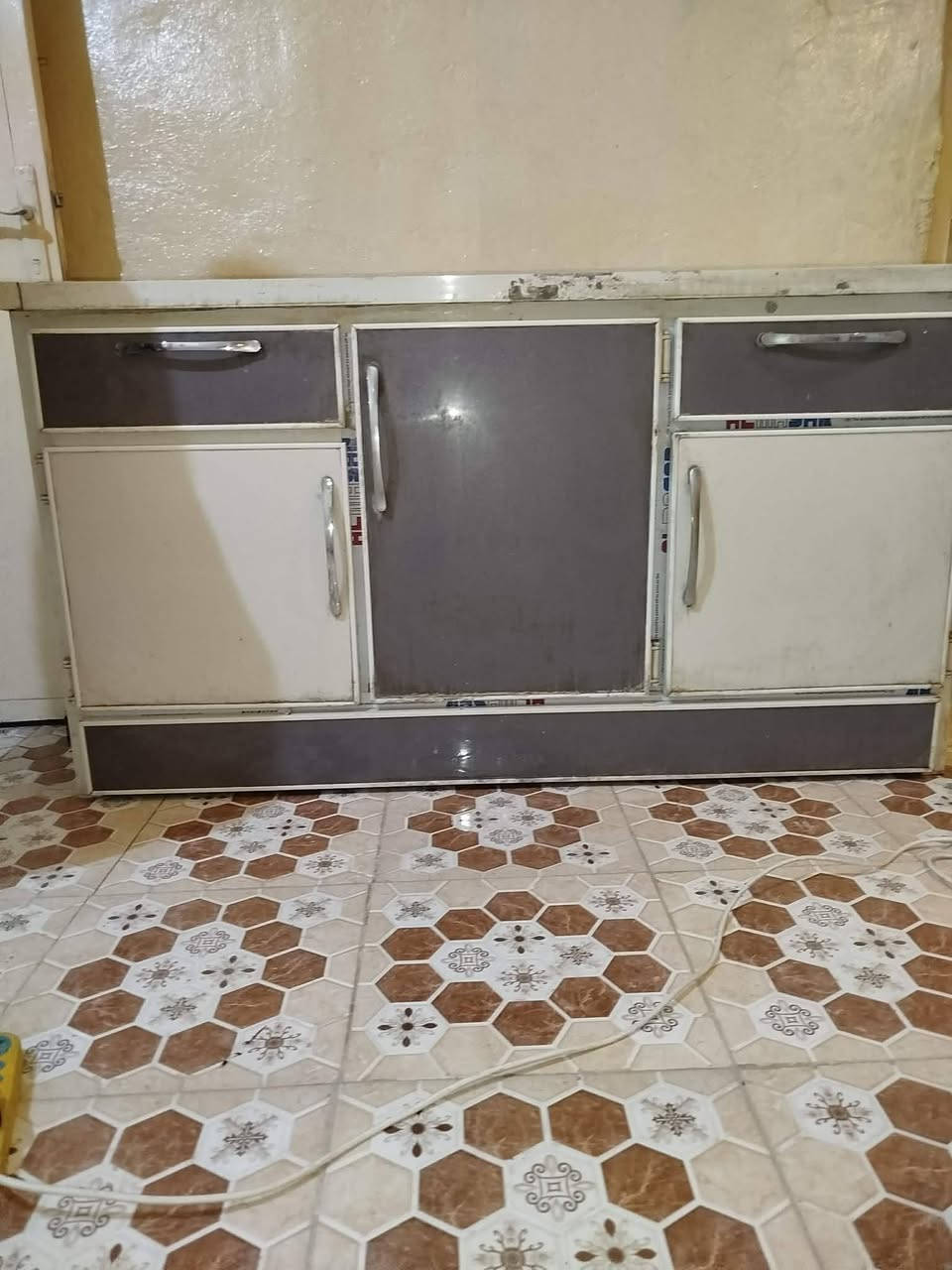 السلام عليكم كاونتر مع سنك نضيف جدا اخو الجديد للبيع السعر 400وبي مجال


**إذا كنت صاحب هذا الإعلان وتريد حذفه لأي سبب، رجاءا أرسل رسالة إلى الدعم الفني**
