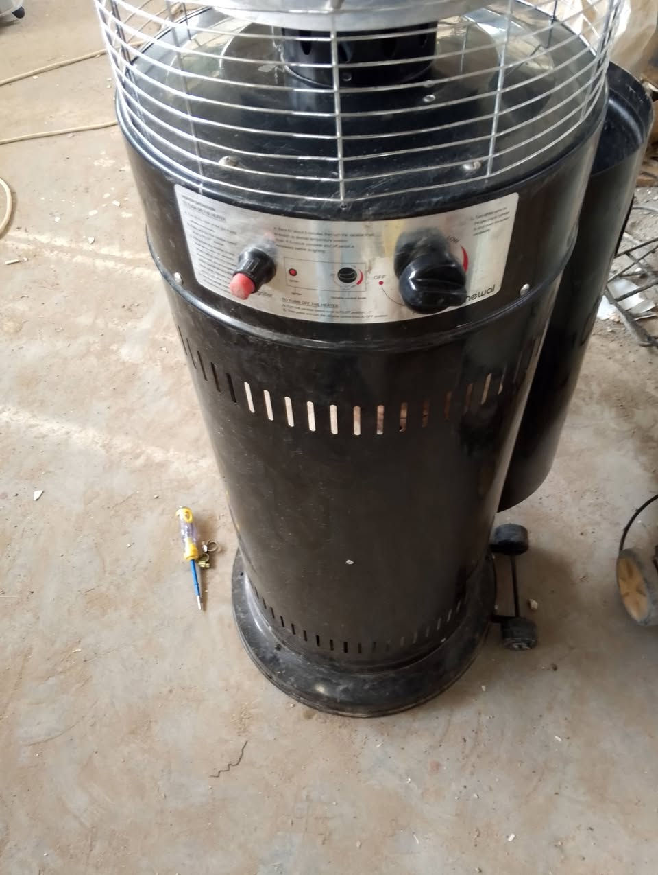 السلام عليكم
صوبه غازيه للبيع  عاموديه 
توصيل موجود 
اي استفسار خاص 
***********
