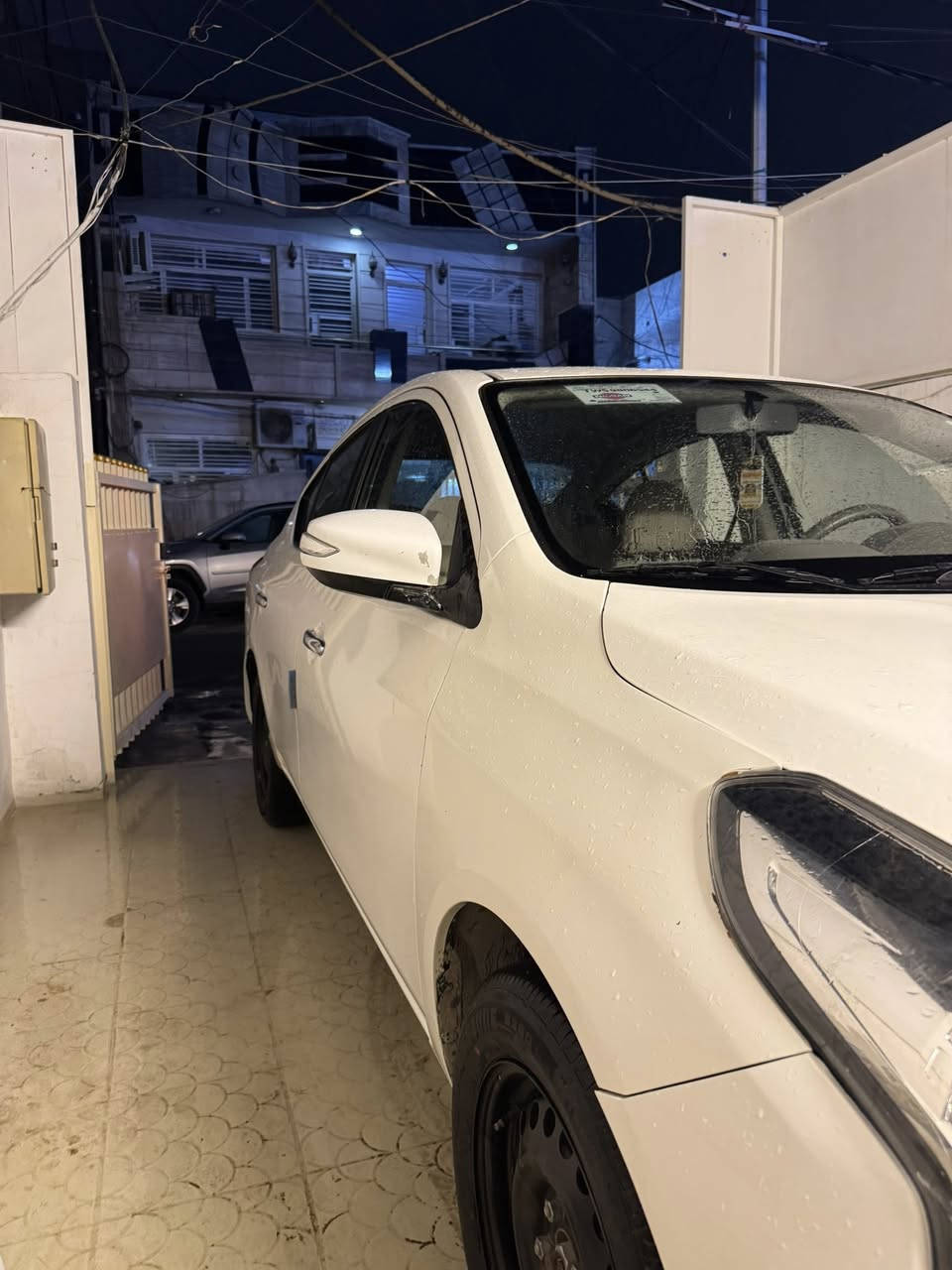 السلام عليكم 
نيسان سني موديل 2024 مصري 
فول مواصفات 
بيها فقط جاملغ خلفي 
السعر 108$
مكان السياره بغداد زيونه 
للاستفسار ***********
