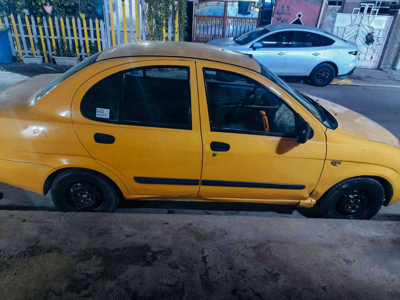 سلام عليكم طيبه موديل ٢٠١٦ سياره خير من الله مثل مااشوف الصور وتجي وشوف بعينك وتحكم بااسمي شخصيآ مكاني الشعب السعر ٤٢ رقم الهاتف ***********
