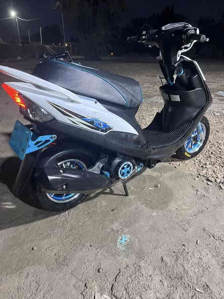 سلام عليكم ماكس عدله لببيع ختم واحد ويه المكينه كلها شغاله وكلها لباديه بس سلف 55مبدل الدراجه شلعه ومعدل طيران دراجه تخبل وكلشي مانقصها وبجيس بوشه 49 بيها كلجات رياضي اصليات اجن بيها جيب مصلح وافحص وبيها تزويد خير من الله كل نقص ماكو ( دبلات فج فلنجه تواير جلاتين قبق سويج شيال مطارة تعلاكه يدات بريك ويدات سكليتر انسيواي كشن تزويد شيال قبق فلاوين قطرة ويالة قاعدة رقم ) الشراي يتصل على الرقم *********** وتساب بي العنوان السماوة تره الدراجه ملحه بس لئن مغسوله ما أبين الملح
