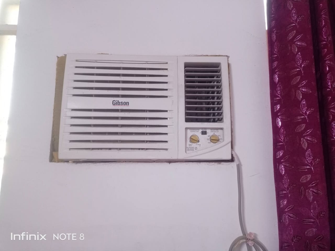 🔴 للبيع – أغراض منزلية مستعملة 🔴
1️⃣ قدر ضغط ستيل
✔️ نظيف ويشتغل تمام
💰 السعر: 30 ألف
2️⃣ مبردة (ساحبة) Alona
✔️ شغالة، تحتاج تنظيف بسيط
💰 السعر: 75 ألف
3️⃣ مكيف شباك Gibson
✔️ يبرد زين، شغال مع القفص 
💰 السعر: 250 ألف
4️⃣ طباخ أرضي كبير مع المنظّم
💰 السعر: 40 ألف
5️⃣ سلك توصيل شحن السيارة (سلك اشتراك) – طول 2 متر
💰 السعر: 15 ألف
6️⃣ طباخ غاز 5 عيون
✔️ شغال، استخدام بيت
💰 السعر: 175 ألف
📍 الموقع: كربلاء
📞 الاتصال:
***********
***********
