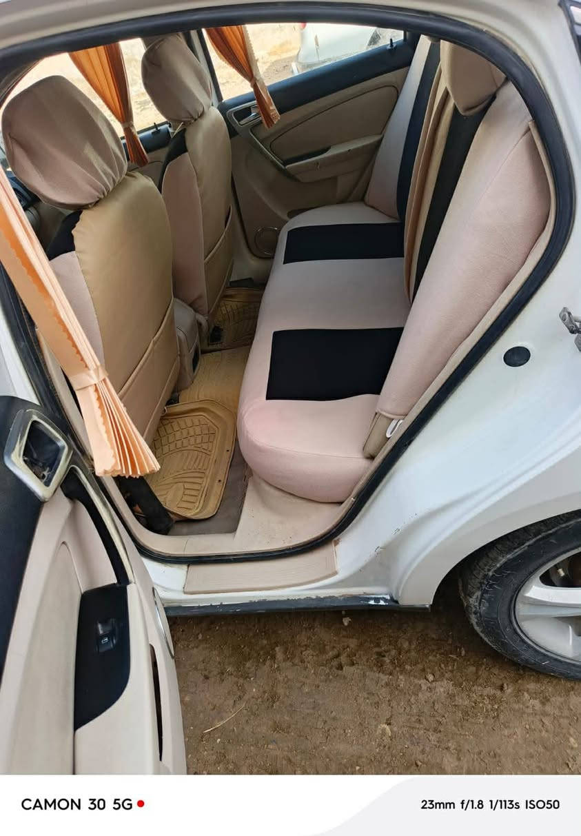 #للبيع او للمراوسسسس بأقل
ازيرا  ( خليجيه ) شركه الكاصد 
موديل 11
 رقم بغداد انكليزي وهزه وسنويه كله جديد 
فووول مواصفات 
ماشيه ١٧٠ كيلو متر محرك ٢٧٠٠
سنويه لسنة ٢٠٣١ بأسمي تحويل مباشر بيها ٣ قطع الاماميه شرط بدون دواخل سونارها موجود جاهزه من كل كلشي اي نقص مابيها 
السعر ١١٥ 
#العنوان الرمادي
#للاستفسار اتصل بالرقم لأن السياره مو مالتي اني مكلف بالنشر علمود تتفاهم مع صاحب السياره 
*********** اتصال وواتساب  بي
