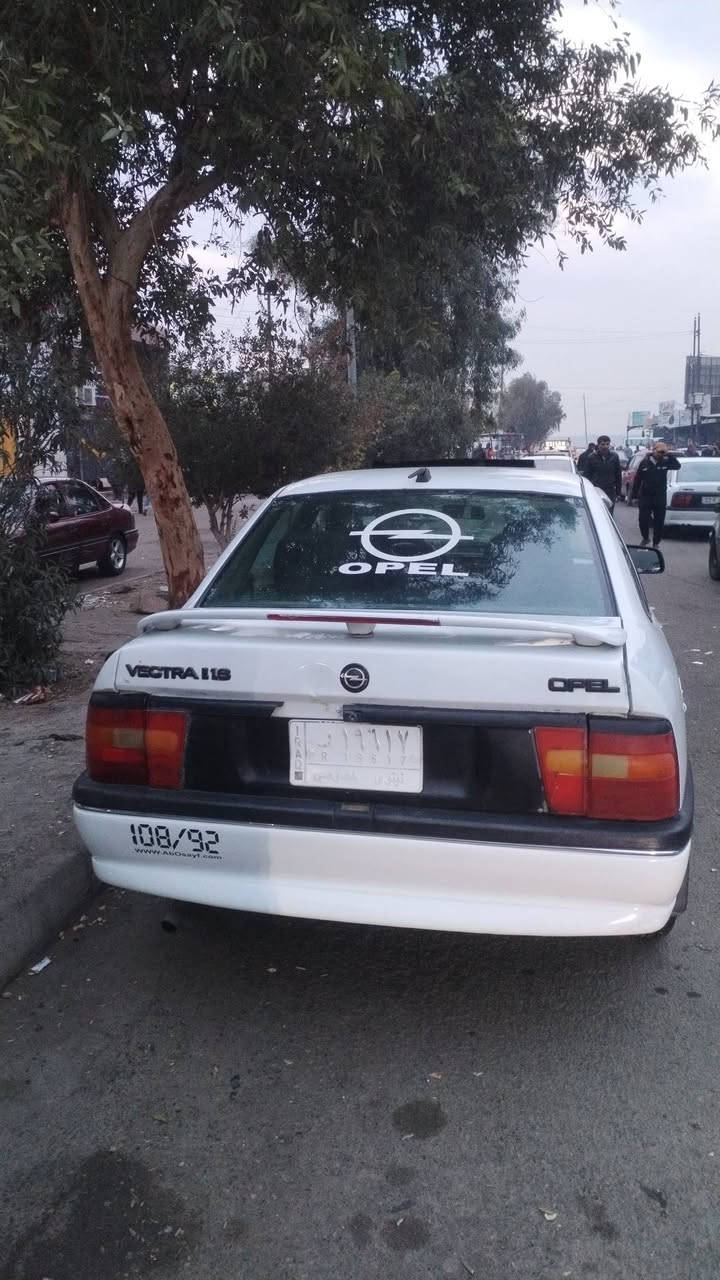 اوبل فكترا للبيع موديل ١٩٩٢ رقم ألماني كير عادي سنويه لل٢٠٢٨ كير محرك شرط بيها كابون حجم١٦ طالب عليه ٥٠ الي يريد يتصل عل رقم ***********
