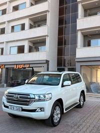 بسم اللة رحمان الرحيم تويتا لاندكروزر 2021  مواسفات V8 GX كامل فول   س...