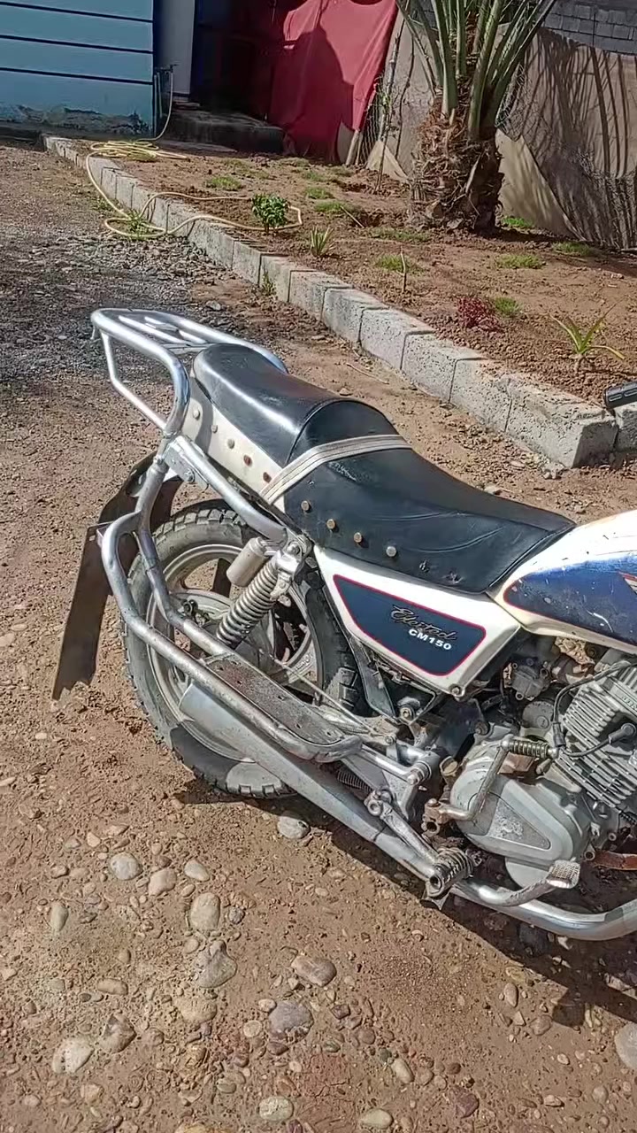 السلام عليكم موطور جني للبيع كله  شغال وكل غراضه جديده نقصه بس باتري اوراق ضايع 250 وبي مجال الي يحب يتصل او يراسلني ‏‪0776 180 5319‬‏ مكاني ناحيت ابي صيدا
