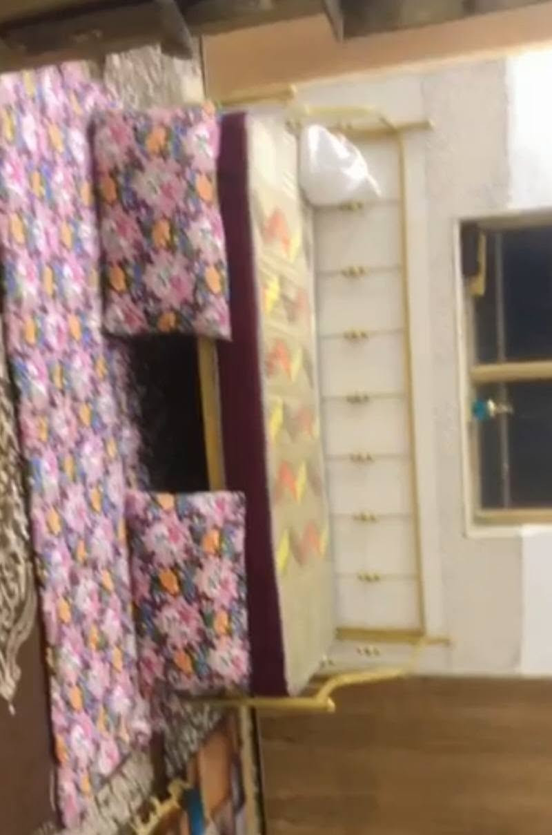 سلام عليكم عندي هاي القريوله وهي نفس الوقت جربايه والله جديدها هي و دوشكها اي ضرر ما بيها بس متوازيه على بيعتها سعرها ٩٠ والله العظيم جبناها ب١٠٠ العنوان الانبار رمادي خمسه كيلو


**إذا كنت صاحب هذا الإعلان وتريد حذفه لأي سبب، رجاءا أرسل رسالة إلى الدعم الفني**
