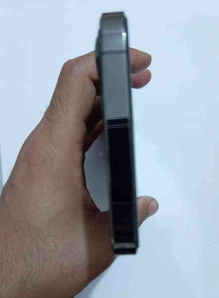 جهاز ايفون 12 بروماكس ذاكره 256 بطاريه 79 فطر بل شاشه خفيف كما واضح بل تصوير كامره بيها رجه خفيفه و ضهر فطر خفيف كما موضح في الصوره جهاز نضيف استعماله حلو سريع بل تنقل الوان الجهاز تخبل كدامكم سعر الجهاز 350 وبي مجال بسيط للأستفسار الأتصال على الرقم *********** واتساب موجود
