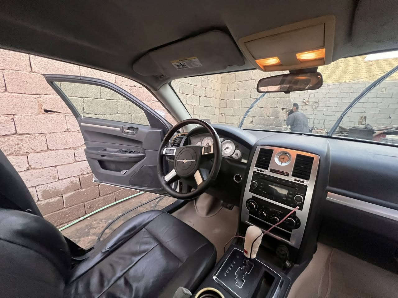 السلام عليكم كلايزلر موديل 2010     6 سلندر كشنات جلد +تخم تاير جديد +حداديه جديده +ضربه بيه بل باب صدر و جاملخ الوره  فقط  سعر 115 ورقه  قفل  رقم الهاتف.      ***********
